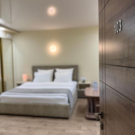 Central Hotel Gyumri ภายนอก รูปภาพ