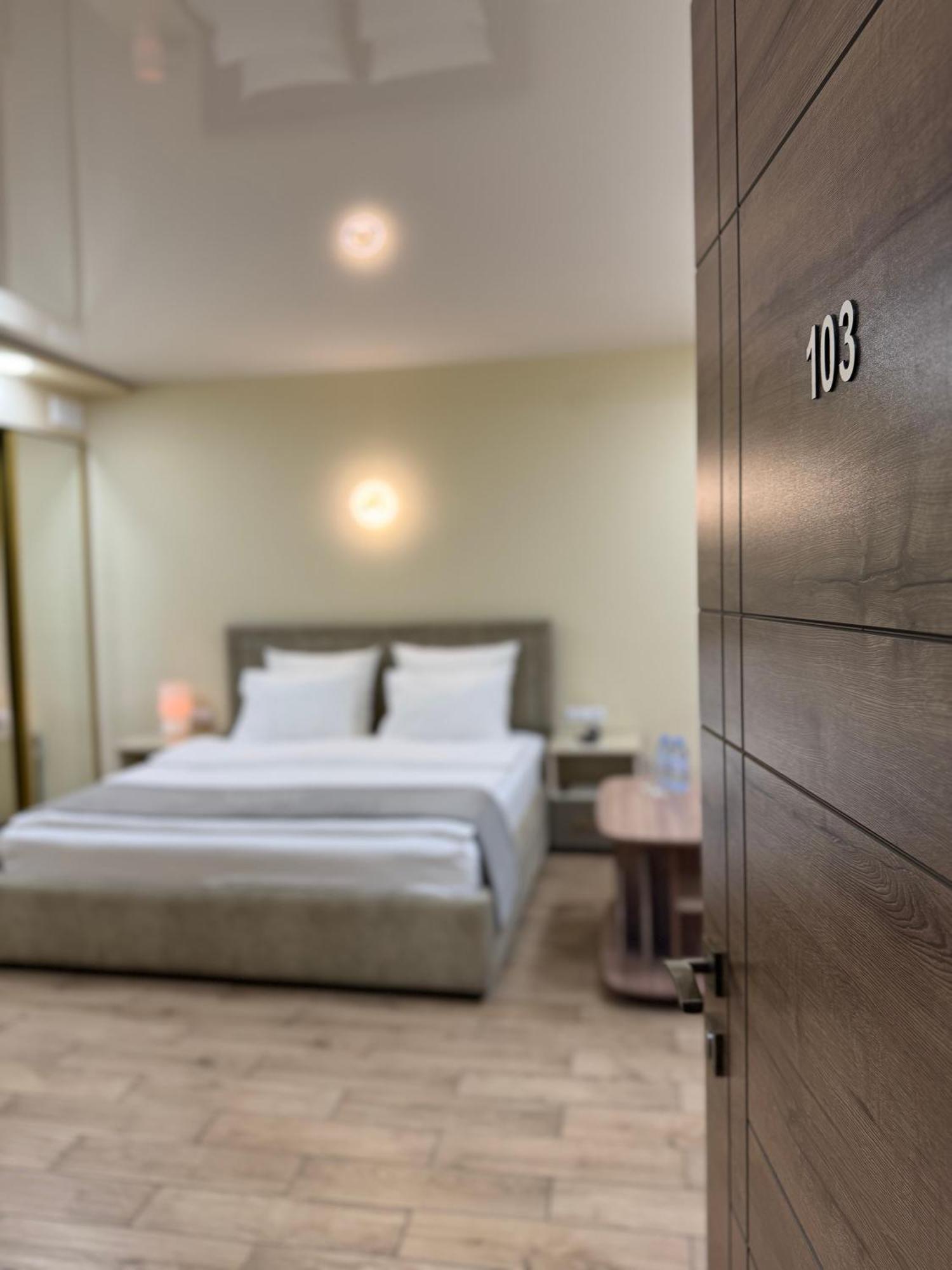 Central Hotel Gyumri ภายนอก รูปภาพ