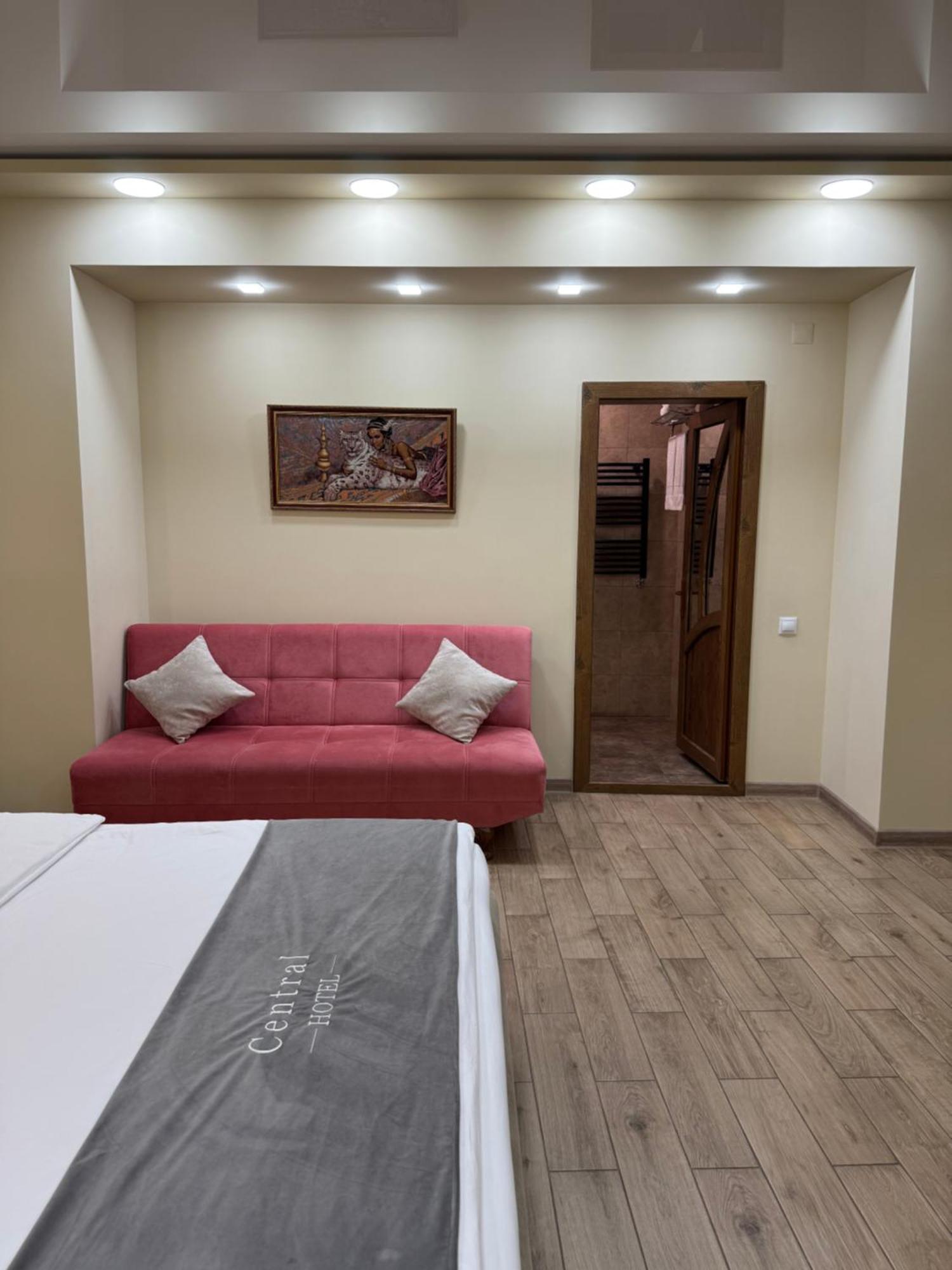 Central Hotel Gyumri ภายนอก รูปภาพ